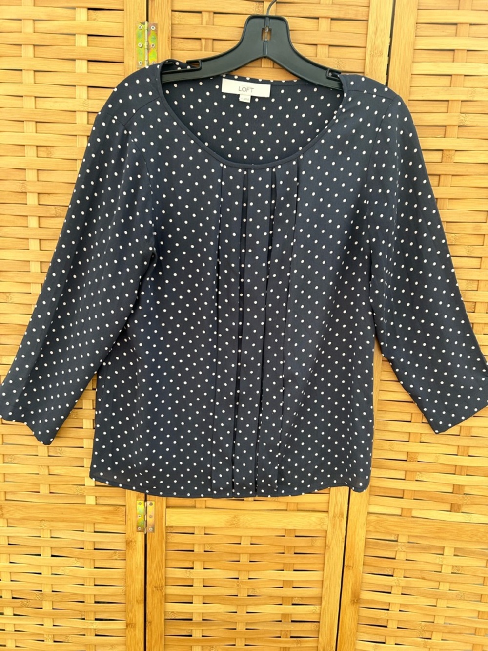 🔥3/$8- LOFT NavyPolka Dot Pleated Top